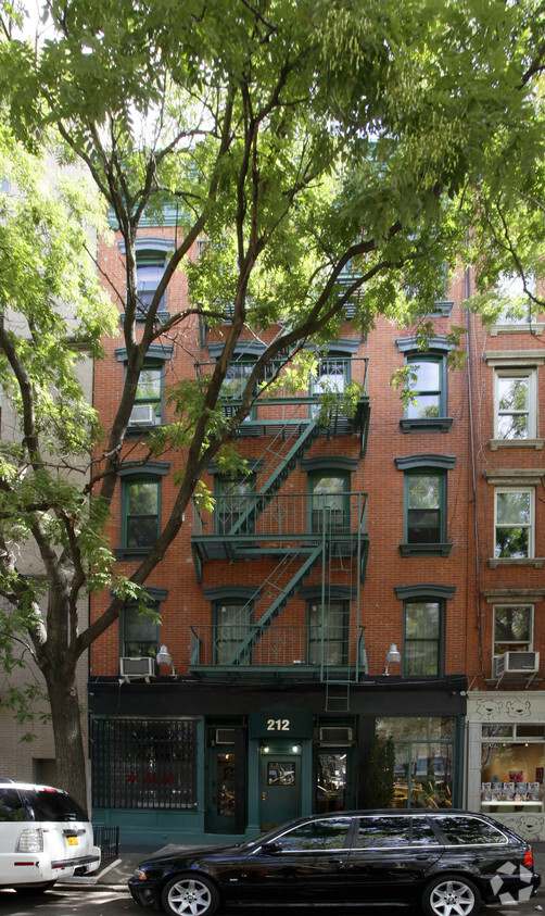 Building Photo - 212 Forsyth St