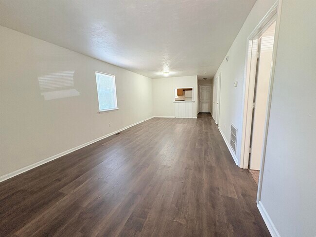 Foto del edificio - 2110 Golf Terrace Dr