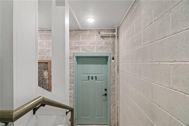 Building Photo - 7922 Shore Dr