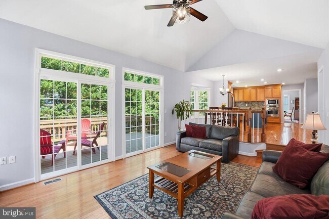 Building Photo - 14332 Cartwright Way