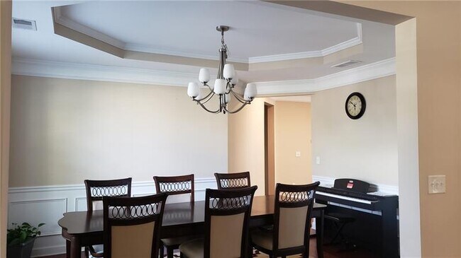 Foto del edificio - 4355 Holton Ave