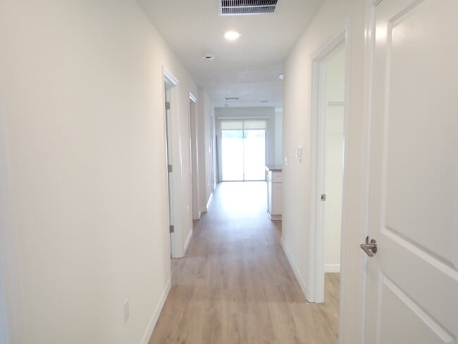 Building Photo - SEMINOLE WOODS