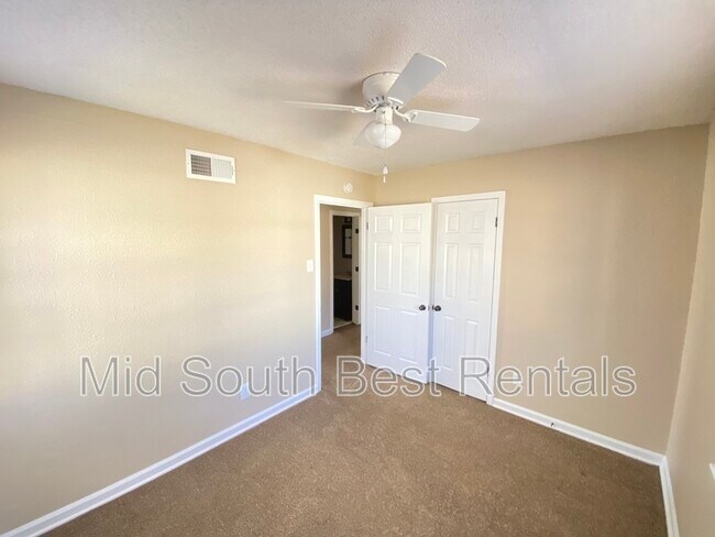 Building Photo - 597 Leavert Ave
