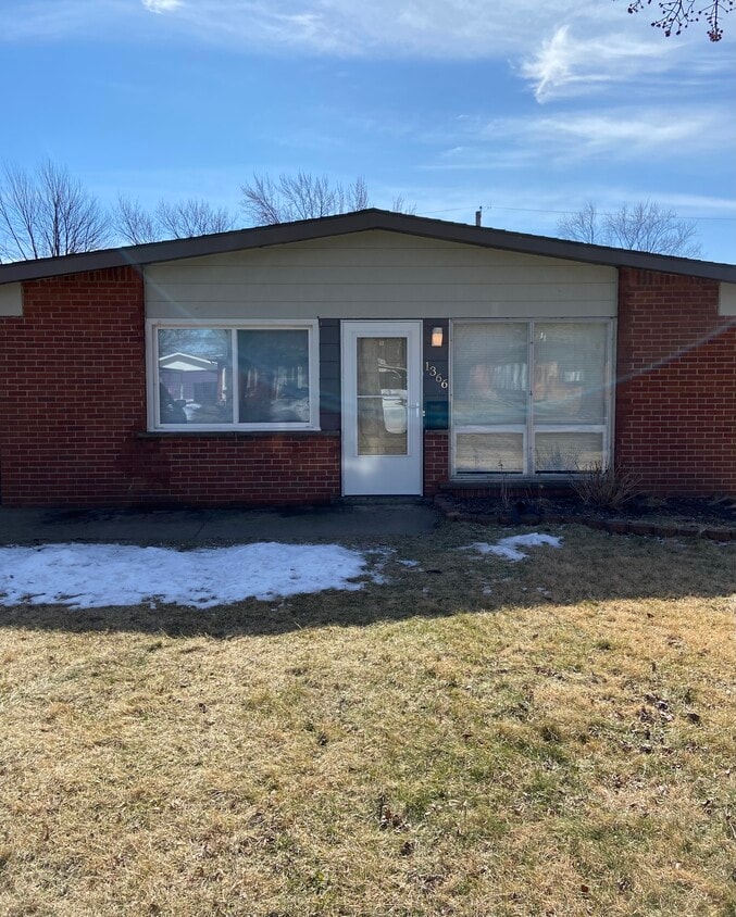 1366 Dulong Ave, Madison Heights, MI 48071 House Rental in Madison