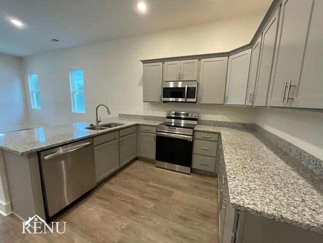 Building Photo - 212 McBrien Rd