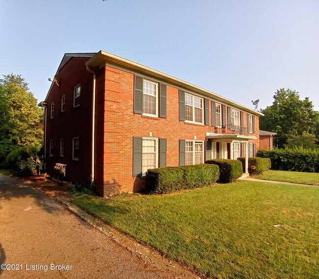 Building Photo - 2704 Riedling Dr