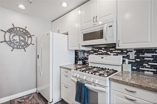 Foto del edificio - 565 Esplanade Apt ##411, Redondo Beach, CA...