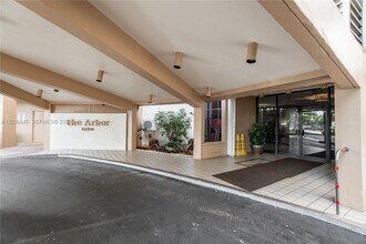 Building Photo - 1400 St Charles Pl