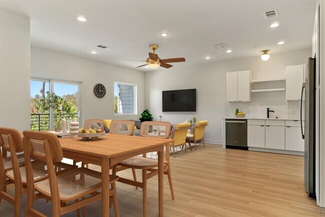 Foto del edificio - 100 Mockingbird Ln W