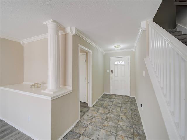 Building Photo - 12000 Melrose Ln