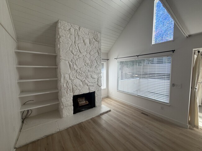 Building Photo - 2461 S Xanadu Way