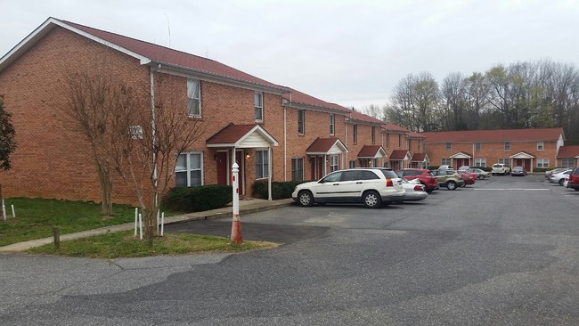 Building Photo - Robinson Street Apartments