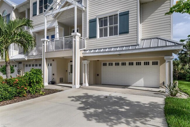Building Photo - 10300 Tarpon Landings Terrace