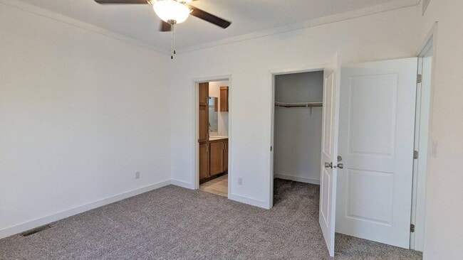 Building Photo - 6656 Pentz Rd