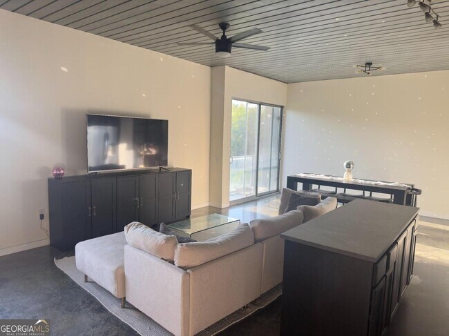 Foto del edificio - 620 Glen Iris Dr NE