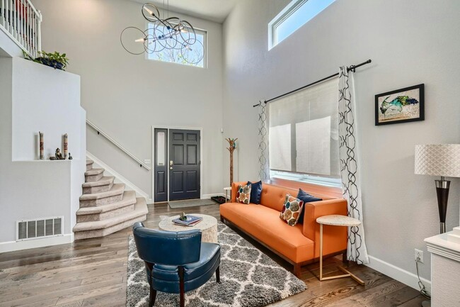 Building Photo - 16242 Hollyridge Dr