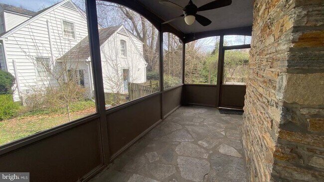 Foto del edificio - 709 Glen Allen Dr