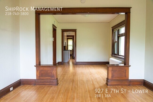 Foto del edificio - 927 E 7th St