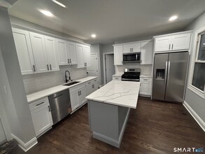 Building Photo - 9 Clark St