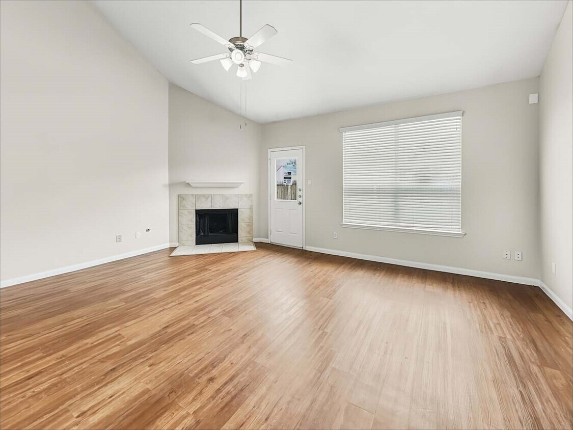 Foto del edificio - 3807 Liberty Square Trail