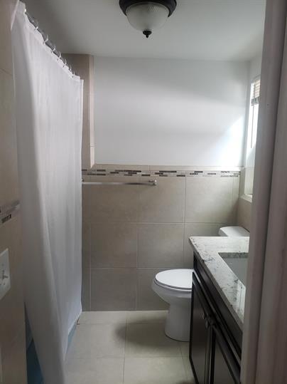Foto del edificio - 122-3700 Haines Rd N