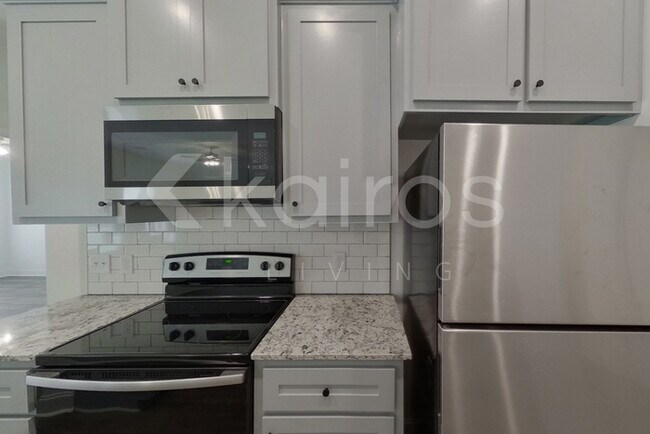 Building Photo - 8008 Hendrick Dr.