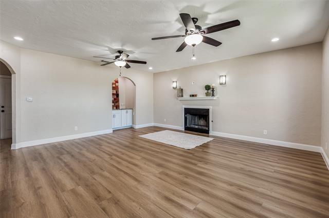 Building Photo - 1720 Valencia Dr