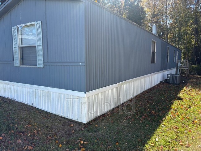 Building Photo - 89 Somerset Dr