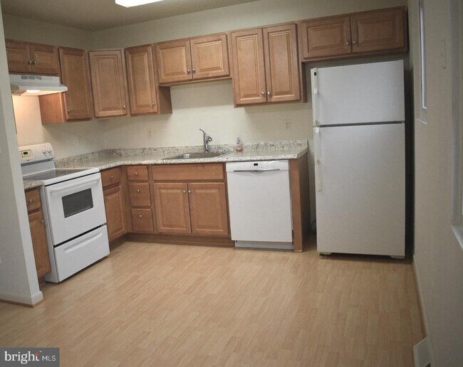 Building Photo - 330 Benfield Rd
