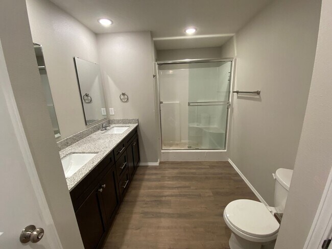 Building Photo - Comfortable four-bedroom home.