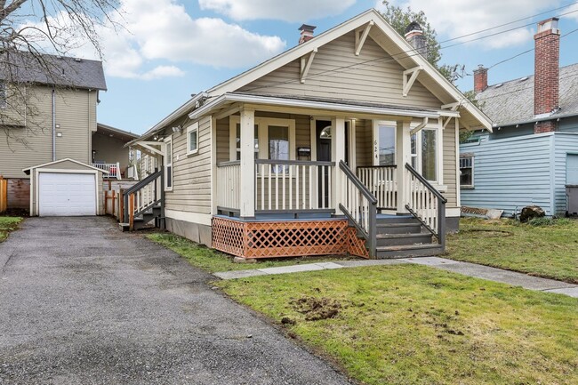 Building Photo - Charming Bungalow  with a Detached Garage!