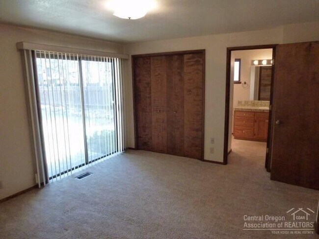 Building Photo - SE Bend neighborhood on 0.83 acres