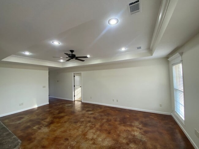 Building Photo - 3bed/2bath Home close to ASU and NEA Baptist Hospital!