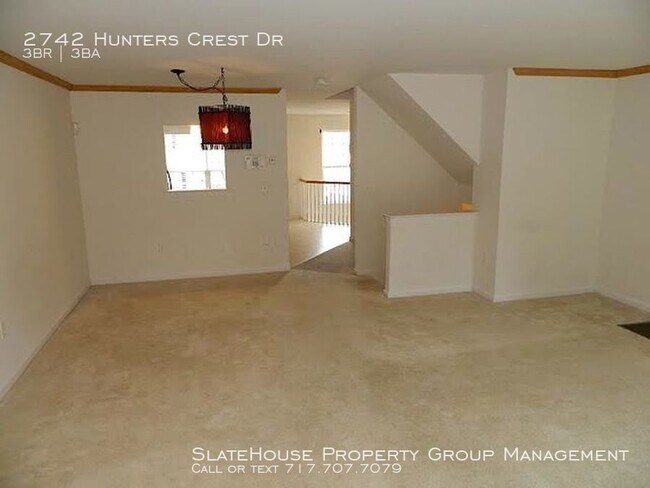 Building Photo - Super roomy 3 bed townhouse