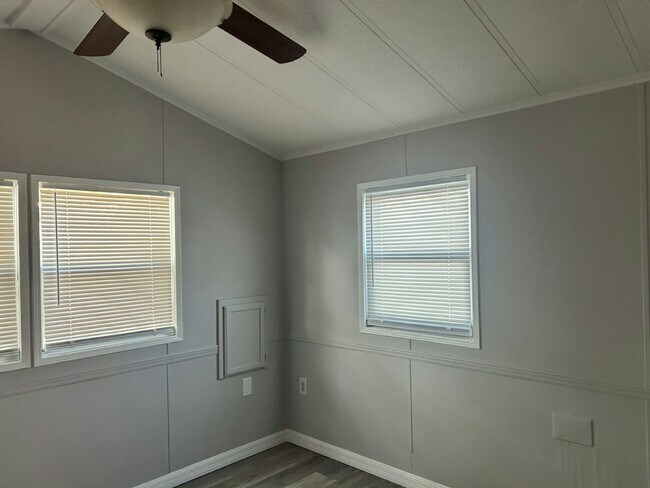 Building Photo - 6105 Land O' Lakes Blvd