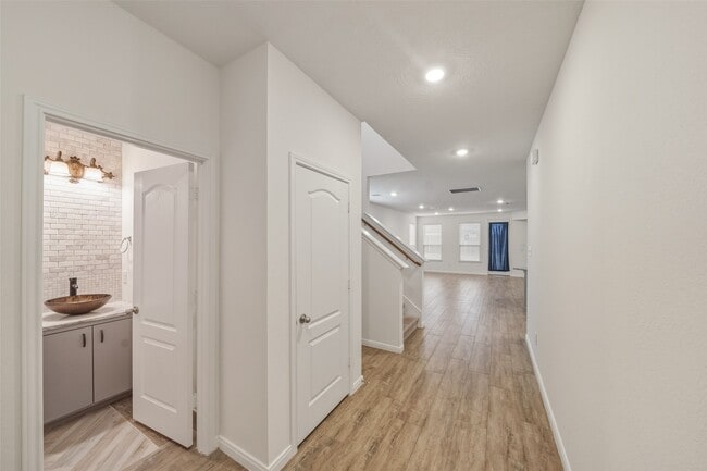 Building Photo - 41707 Tumbleweed Pass Ln