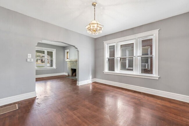 Building Photo - 4202 Lawn Ave