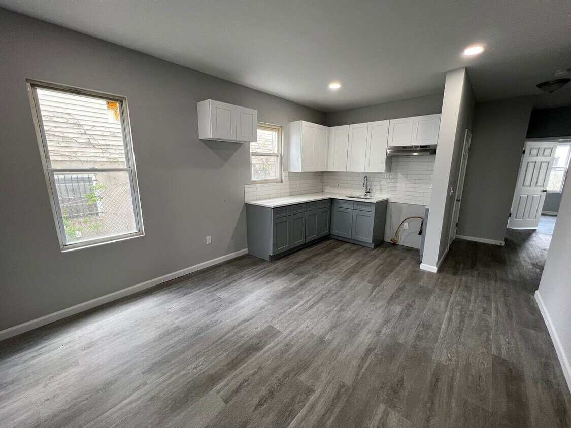 Unit 1 - 141 Goodwin Ave
