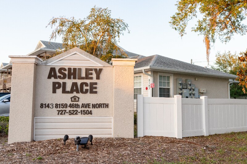 Foto principal - 8147 46th Ave N