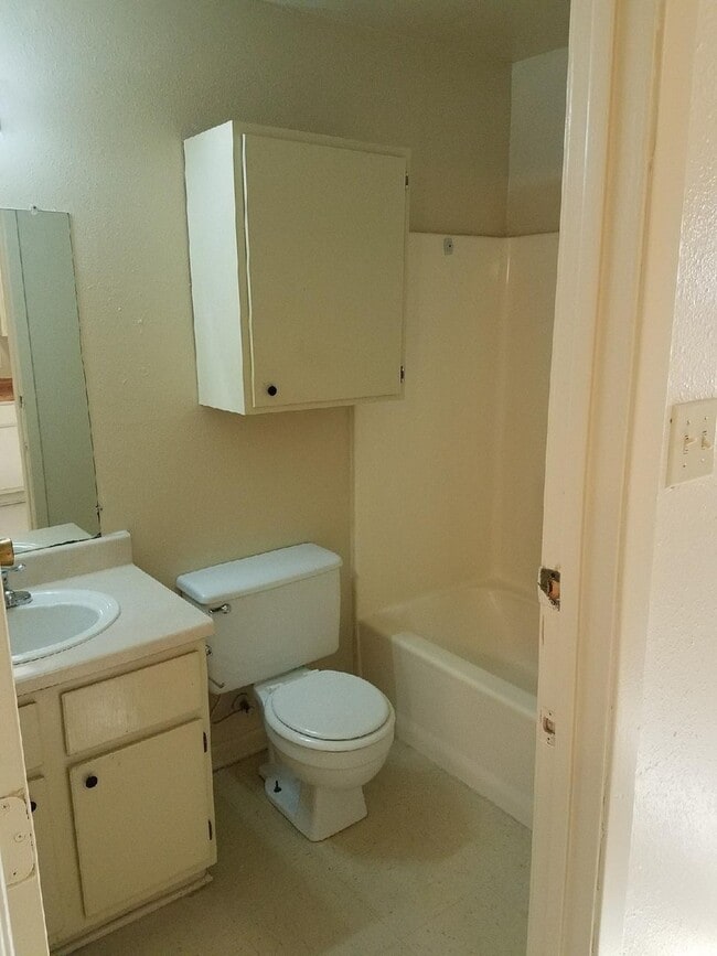 Building Photo - Bryan - 1 bedroom 1 bath 4plex