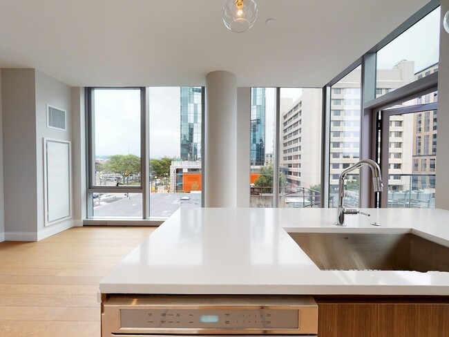 Foto del edificio - 100 Shawmut Ave