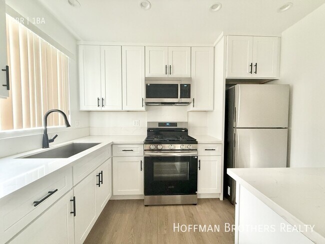 Building Photo - 7245 Bakman Ave