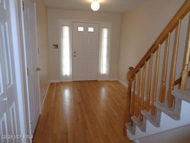 Building Photo - 8 Eastborne Dr