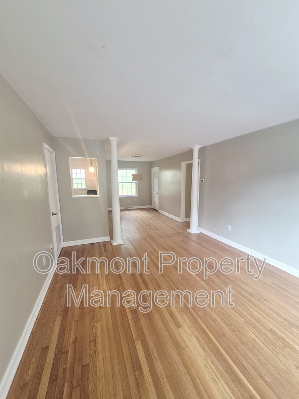 Building Photo - 2404 Barracks Ct