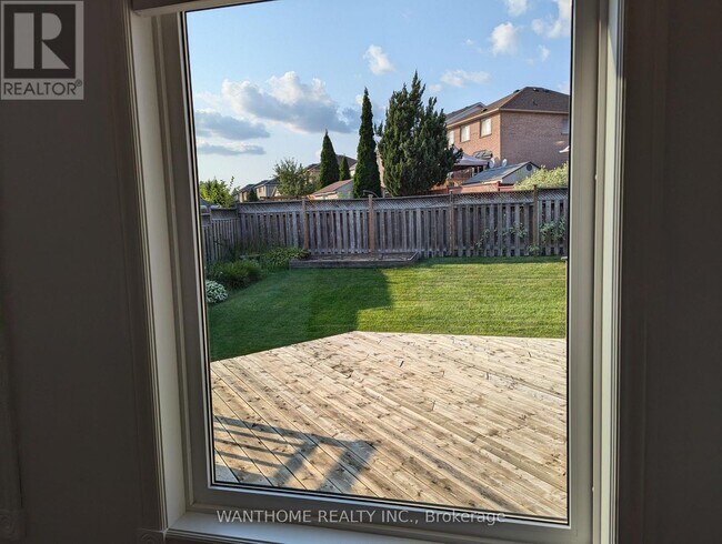 Photo du bâtiment - 5533 Loonlake Ave