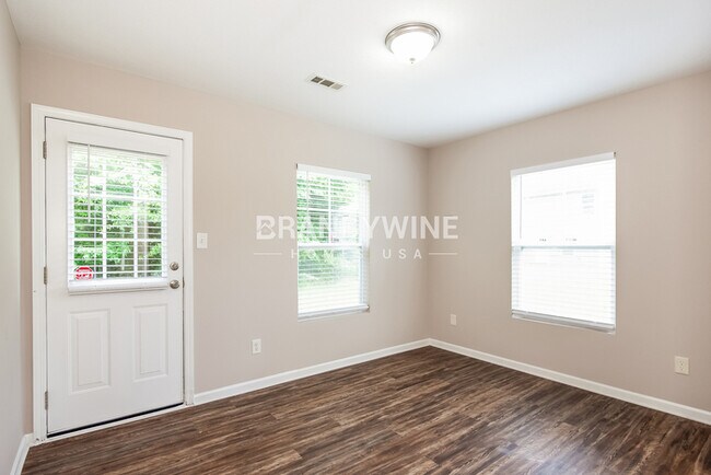 Foto del edificio - 1619 Ledson Ct