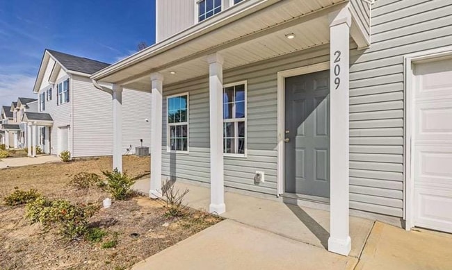 Building Photo - 209 Topaz Ln