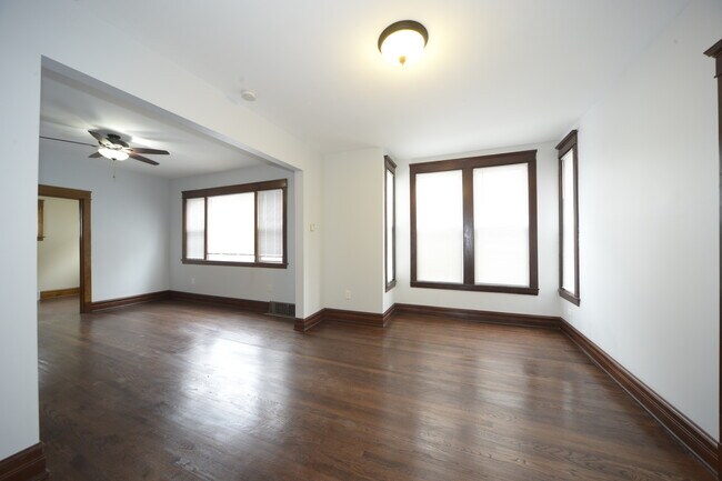 Foto del edificio - 5943 W Iowa St