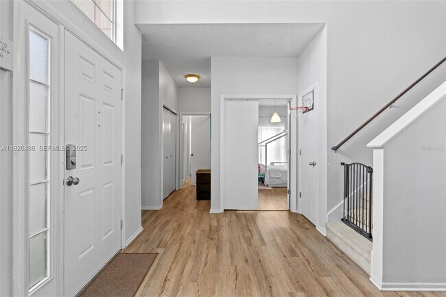 Foto del edificio - 128 Emeraldview Ave