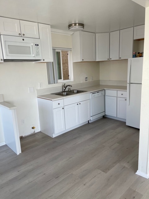 Building Photo - 216 40th St